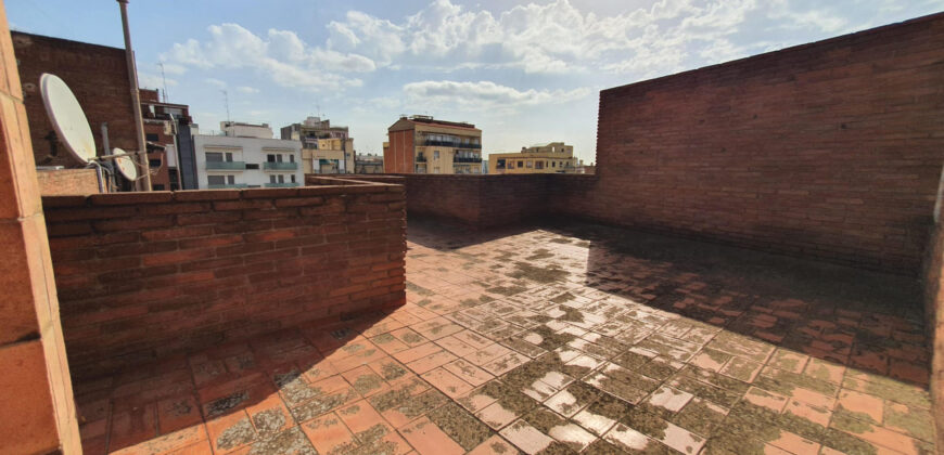 Espectacular ÀTIC a 3 vents amb 130m2 de terrasses a prop de Plaça Joanic