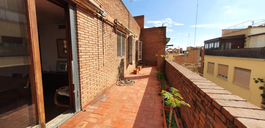 Espectacular ÀTIC a 3 vents amb 130m2 de terrasses a prop de Plaça Joanic