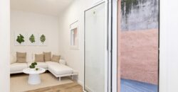 Premises, adapted to housing located on the ground floor with direct access to the YARD.