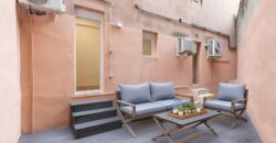 Premises, adapted to housing located on the ground floor with direct access to the YARD.