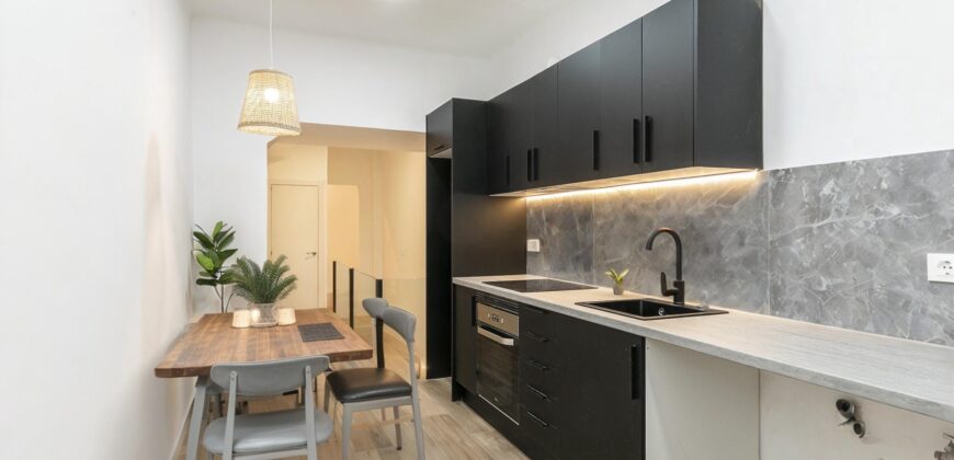 Premises, adapted to housing located on the ground floor with direct access to the YARD.