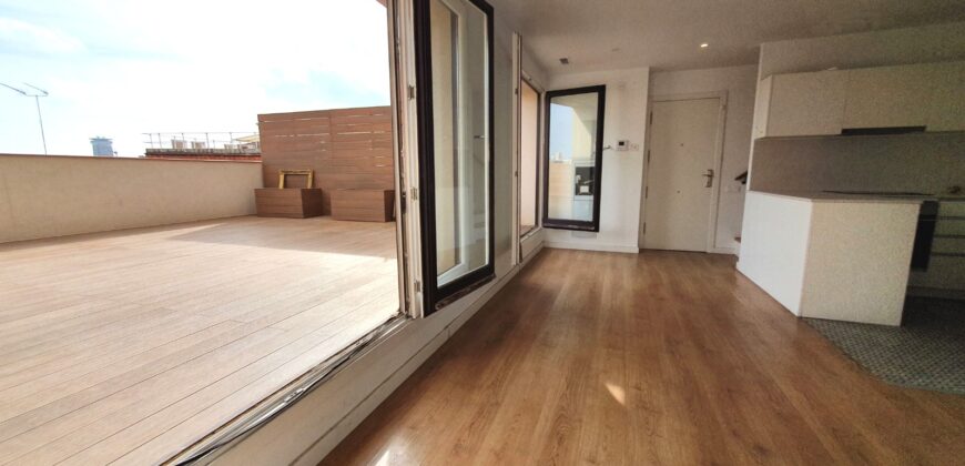 NEW BUILD PENTHOUSE with beautiful terrace on the same level in Ronda Sant Antoni (Penthouse 1)