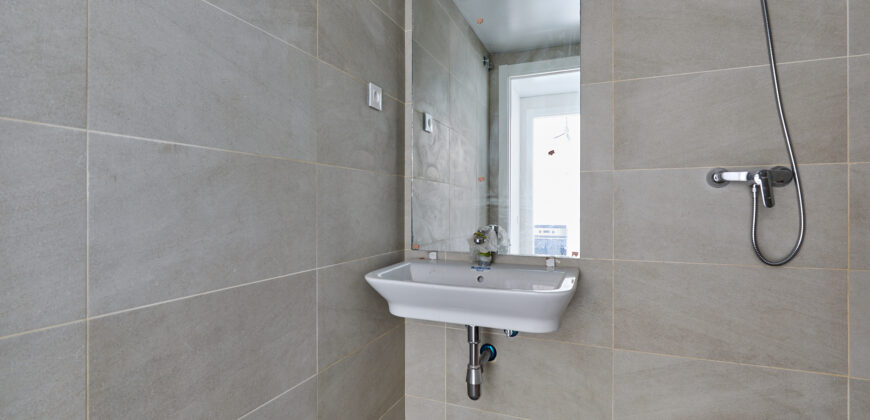 ÁTICO DE OBRA NUEVA con preciosa terraza a nivel en Ronda Sant Antoni. (Ático 2)