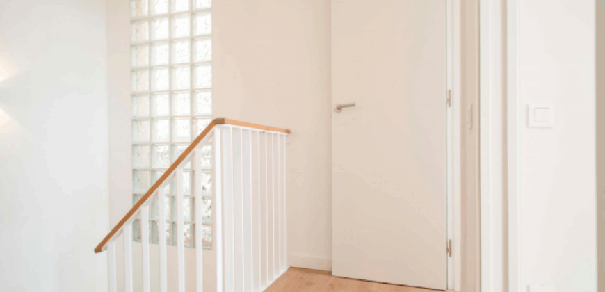 ÁTICO DE OBRA NUEVA con preciosa terraza a nivel en Ronda Sant Antoni. (Ático 2)