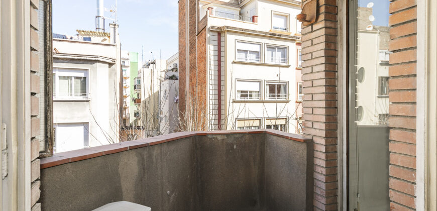 Piso amplio y luminoso junto TURÓ PARK y FRANCESC MACIÀ.