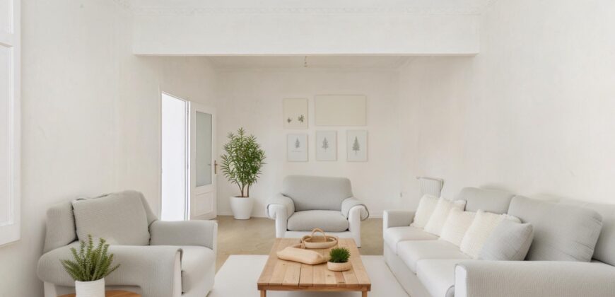 OPORTUNIDAD. Piso ALTO Y MUY SOLEADO con 4 habitaciones y DOS BALCONES junto Passeig Sant Joan y Plaça Tetuan. 