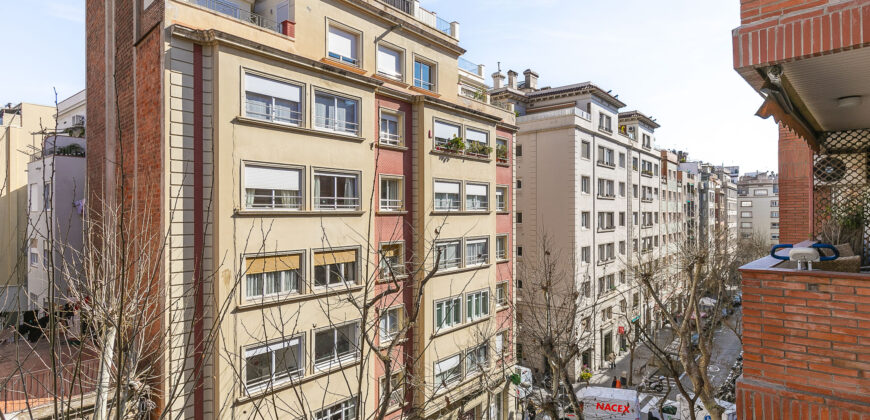 Piso amplio y luminoso junto TURÓ PARK y FRANCESC MACIÀ.