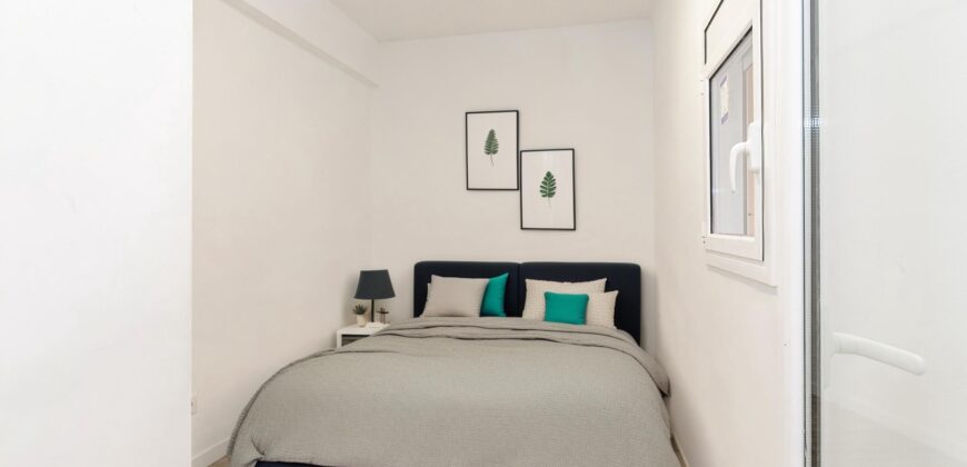 Premises, adapted to housing located on the ground floor with direct access to the YARD.