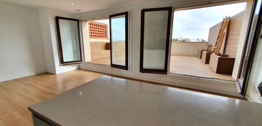 NEW BUILD PENTHOUSE with beautiful terrace on the same level in Ronda Sant Antoni (Penthouse 1)