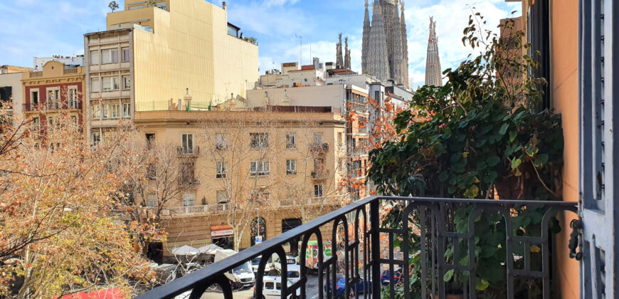 Coqueto piso de diseño con bonitas vistas de la Sagrada Familia. OPORTUNIDAD