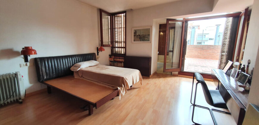 Espectacular ÀTIC a 3 vents amb 130m2 de terrasses a prop de Plaça Joanic