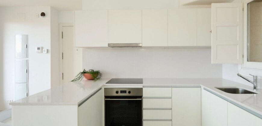 NEW BUILD PENTHOUSE with beautiful terrace on the same level in Ronda Sant Antoni (Penthouse 1)