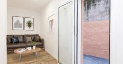 Premises, adapted to housing located on the ground floor with direct access to the YARD.