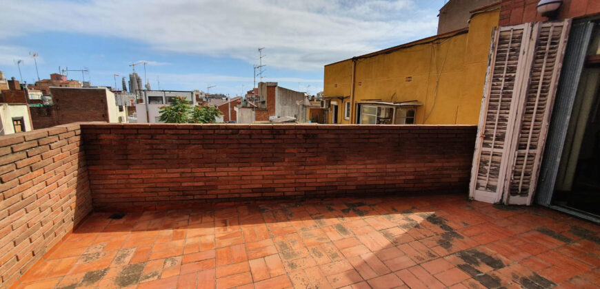 Espectacular ÀTIC a 3 vents amb 130m2 de terrasses a prop de Plaça Joanic