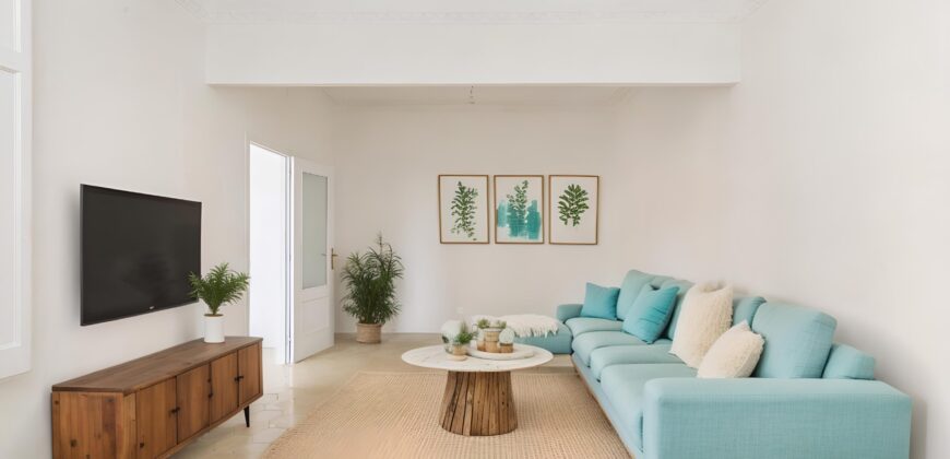 OPORTUNIDAD. Piso ALTO Y MUY SOLEADO con 4 habitaciones y DOS BALCONES junto Passeig Sant Joan y Plaça Tetuan. 