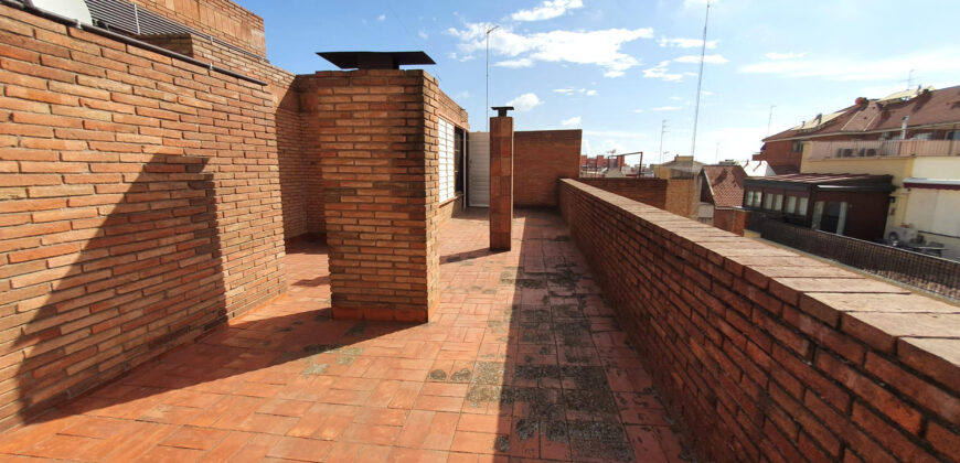 Espectacular ÀTIC a 3 vents amb 130m2 de terrasses a prop de Plaça Joanic