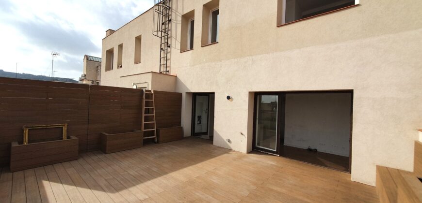 NEW BUILD PENTHOUSE with beautiful terrace on the same level in Ronda Sant Antoni (Penthouse 1)