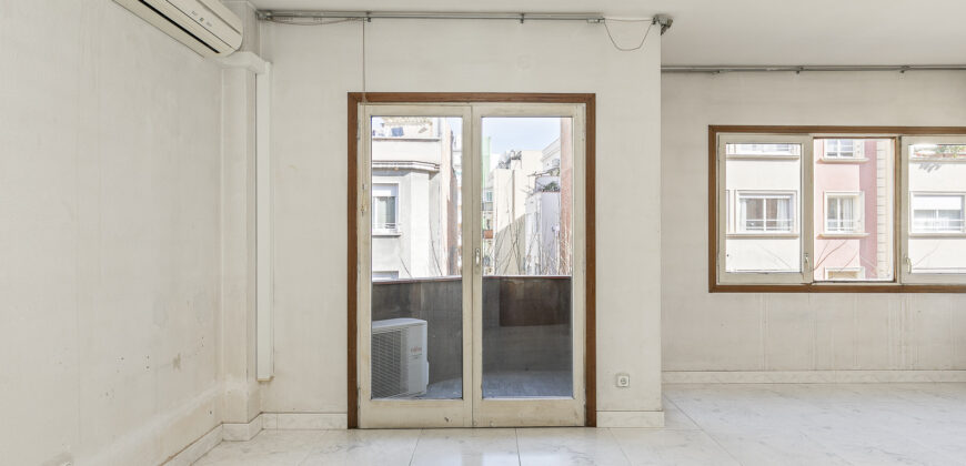 Piso amplio y luminoso junto TURÓ PARK y FRANCESC MACIÀ.