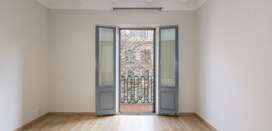 Coqueto piso de diseño con bonitas vistas de la Sagrada Familia. OPORTUNIDAD