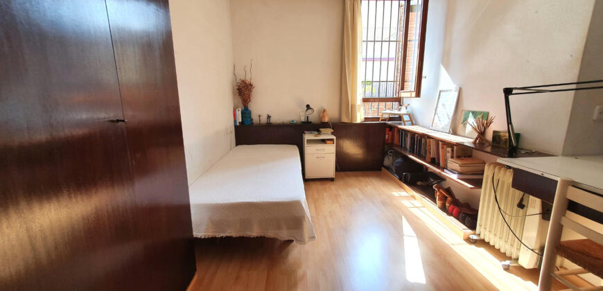 Espectacular ÀTIC a 3 vents amb 130m2 de terrasses a prop de Plaça Joanic