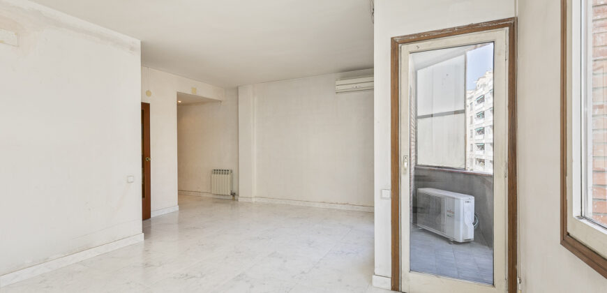 Piso amplio y luminoso junto TURÓ PARK y FRANCESC MACIÀ.