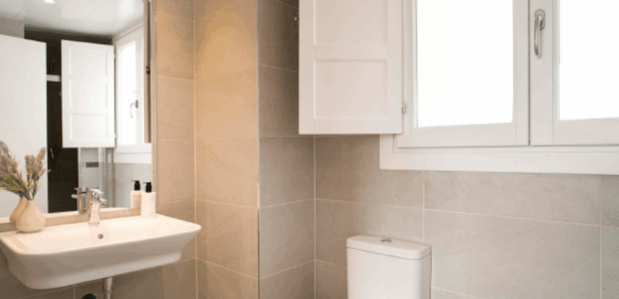 ÁTICO DE OBRA NUEVA con preciosa terraza a nivel en Ronda Sant Antoni. (Ático 2)