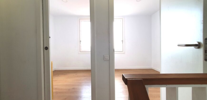 NEW BUILD PENTHOUSE with beautiful terrace on the same level in Ronda Sant Antoni (Penthouse 1)