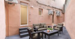 Premises, adapted to housing located on the ground floor with direct access to the YARD.