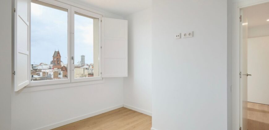 NEW BUILD PENTHOUSE with beautiful terrace on the same level in Ronda Sant Antoni (Penthouse 1)