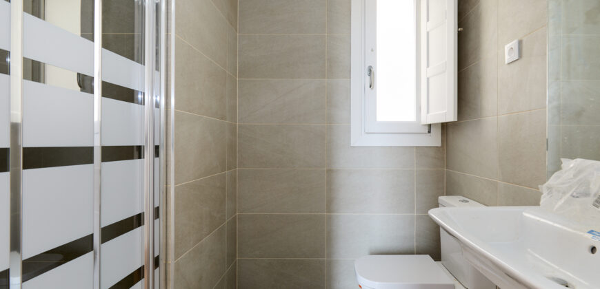 ÁTICO DE OBRA NUEVA con preciosa terraza a nivel en Ronda Sant Antoni. (Ático 2)