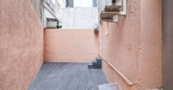 Premises, adapted to housing located on the ground floor with direct access to the YARD.