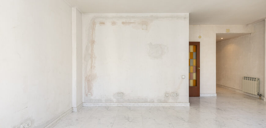 Piso amplio y luminoso junto TURÓ PARK y FRANCESC MACIÀ.