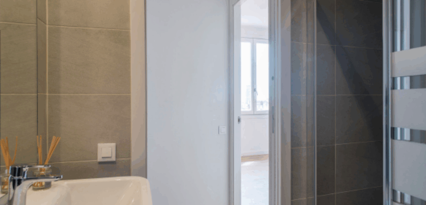 ÁTICO DE OBRA NUEVA con preciosa terraza a nivel en Ronda Sant Antoni. (Ático 2)