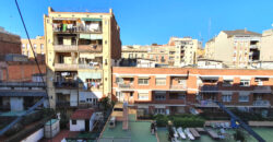 OPORTUNIDAD. Piso ALTO Y MUY SOLEADO con 4 habitaciones y DOS BALCONES junto Passeig Sant Joan y Plaça Tetuan. 