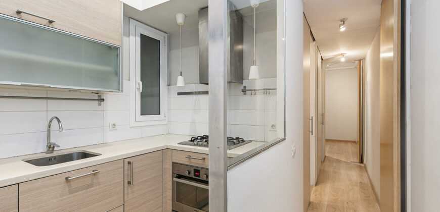 Coqueto piso de diseño con bonitas vistas de la Sagrada Familia. OPORTUNIDAD