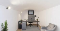 Premises, adapted to housing located on the ground floor with direct access to the YARD.