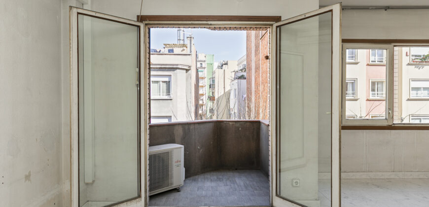 Piso amplio y luminoso junto TURÓ PARK y FRANCESC MACIÀ.