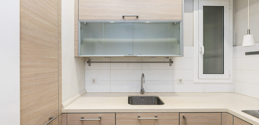 Coqueto piso de diseño con bonitas vistas de la Sagrada Familia. OPORTUNIDAD