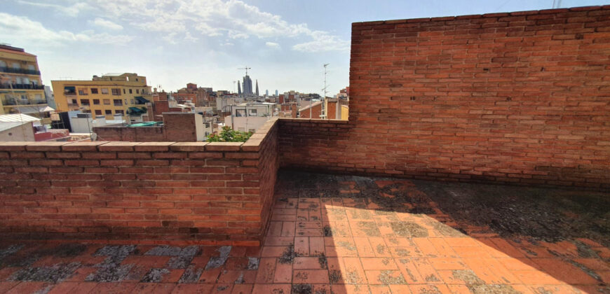 Espectacular ÀTIC a 3 vents amb 130m2 de terrasses a prop de Plaça Joanic