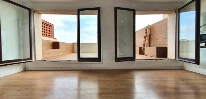 NEW BUILD PENTHOUSE with beautiful terrace on the same level in Ronda Sant Antoni (Penthouse 1)