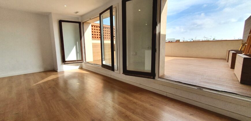 NEW BUILD PENTHOUSE with beautiful terrace on the same level in Ronda Sant Antoni (Penthouse 1)
