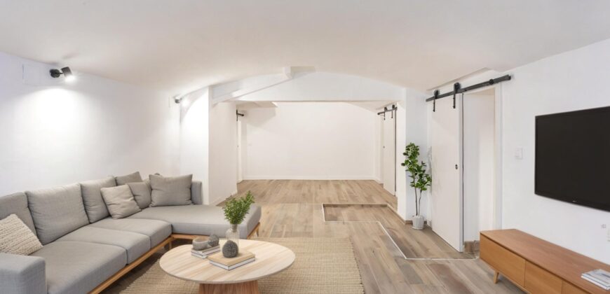 Premises, adapted to housing located on the ground floor with direct access to the YARD.