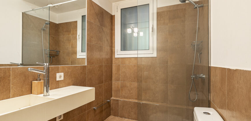 Coqueto piso de diseño con bonitas vistas de la Sagrada Familia. OPORTUNIDAD