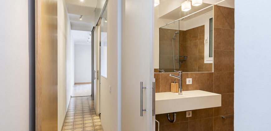 Coqueto piso de diseño con bonitas vistas de la Sagrada Familia. OPORTUNIDAD