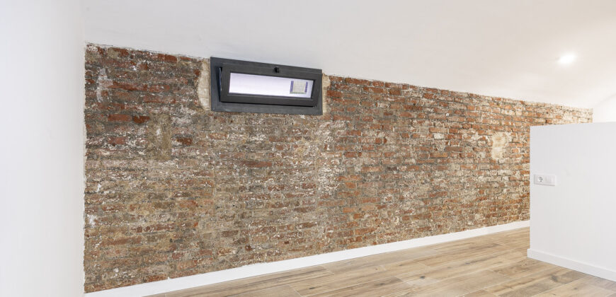 Premises, adapted to housing located on the ground floor with direct access to the YARD.