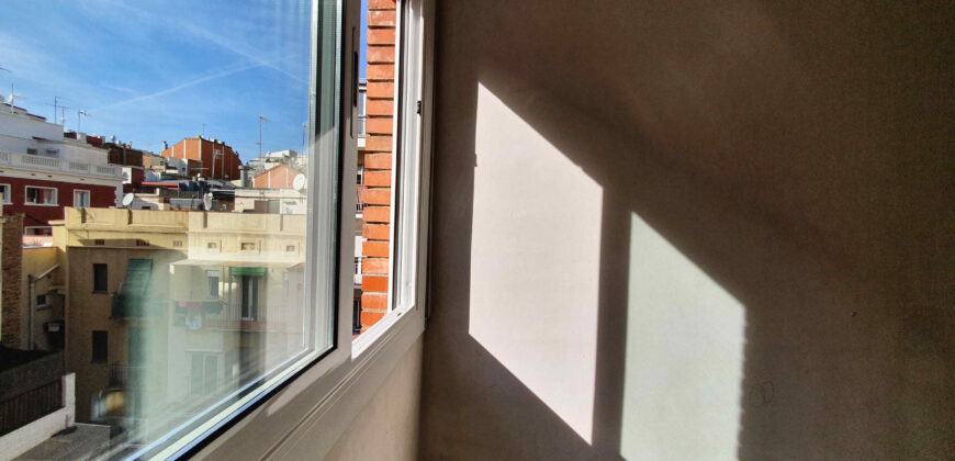 Piso amplio y luminoso junto TURÓ PARK y FRANCESC MACIÀ.