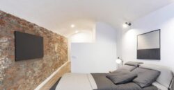 Premises, adapted to housing located on the ground floor with direct access to the YARD.