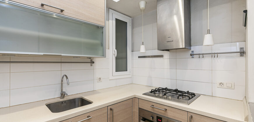 Coqueto piso de diseño con bonitas vistas de la Sagrada Familia. OPORTUNIDAD