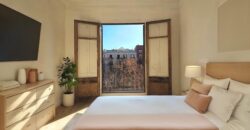 OPORTUNIDAD. Piso ALTO Y MUY SOLEADO con 4 habitaciones y DOS BALCONES junto Passeig Sant Joan y Plaça Tetuan. 