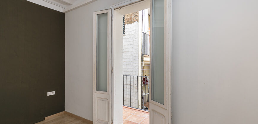 Coqueto piso de diseño con bonitas vistas de la Sagrada Familia. OPORTUNIDAD